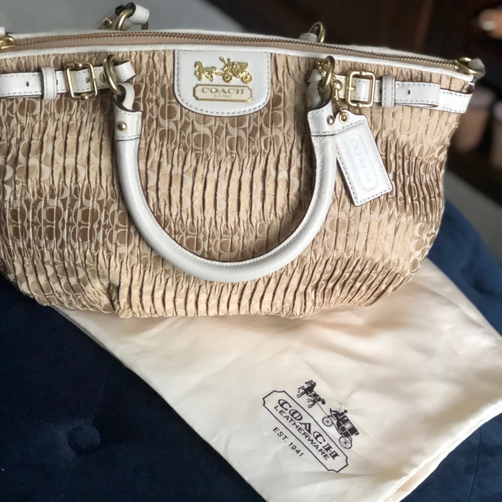 💥offers💥Authentic Coach Handbag rare - Picture 3 of 8